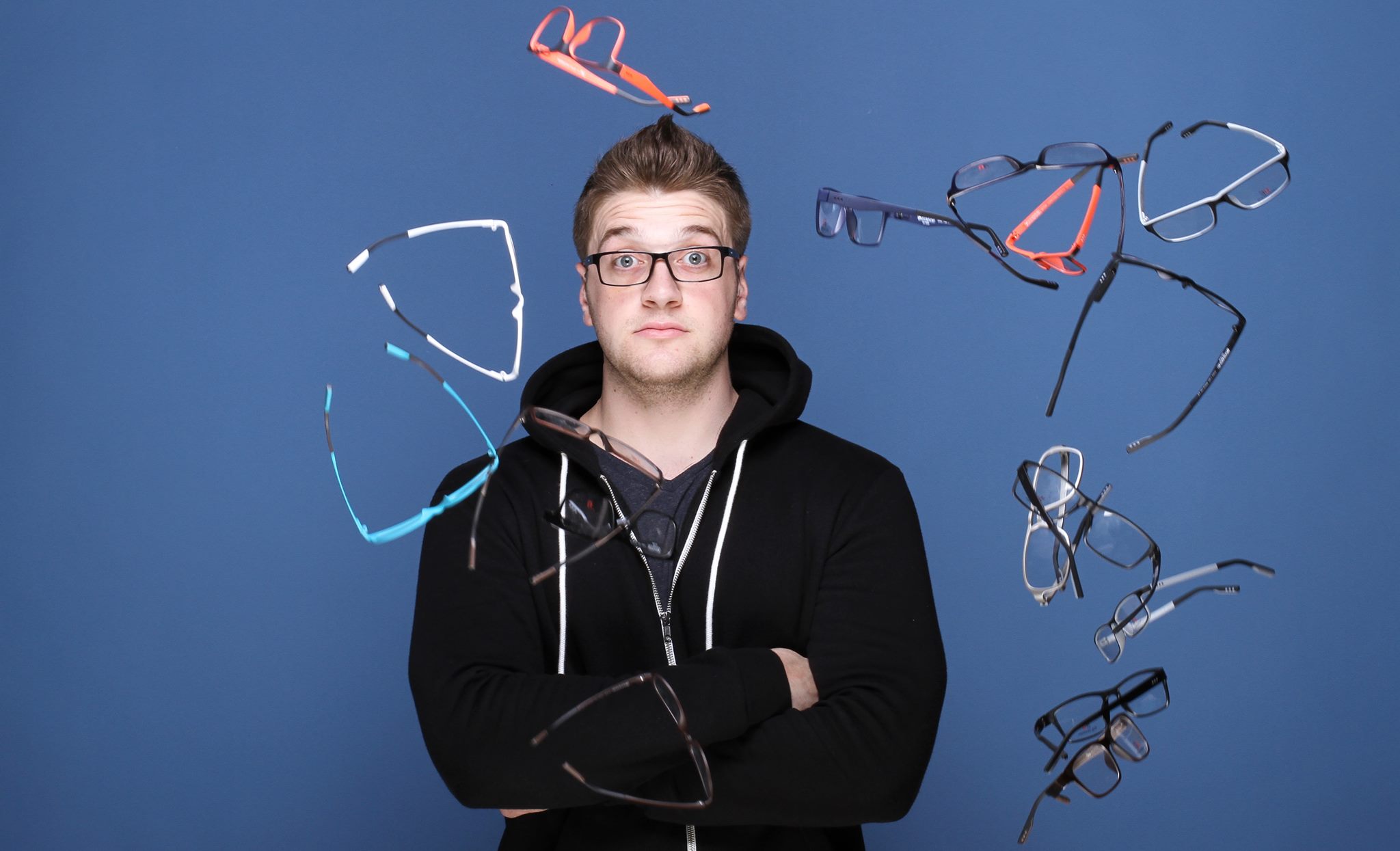 3U glasses flying